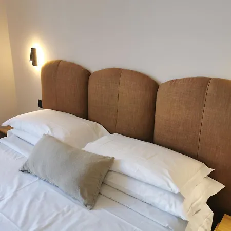 Albium Hotell 2*