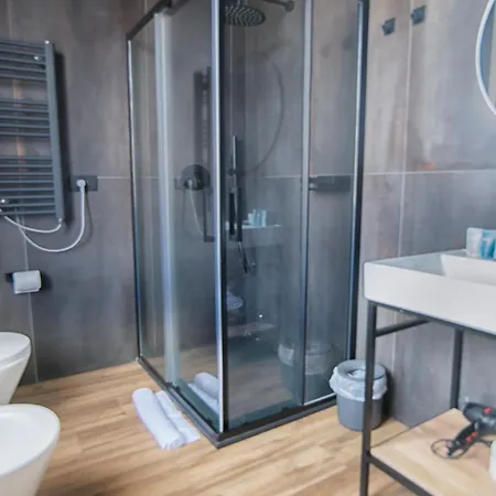 Albium Hotell 2*