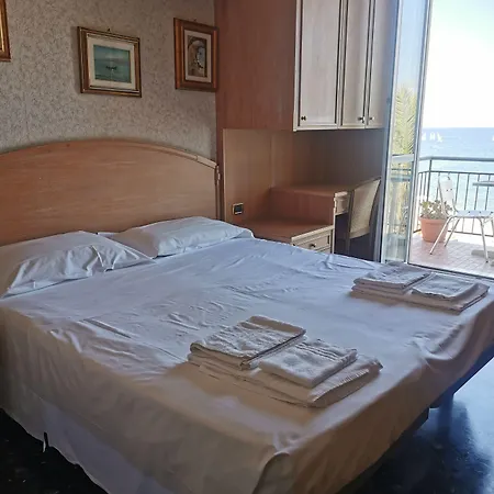 Albium 2* אלבניה