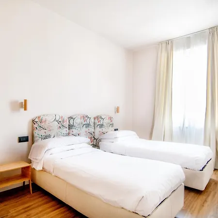 Albium Hotel 2*